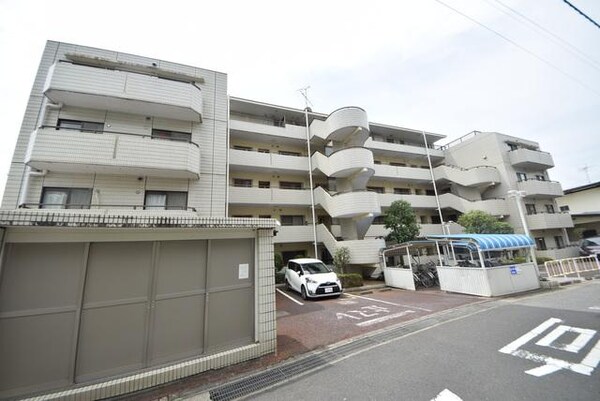 外観(通勤買い物に便利な松戸駅から12分)