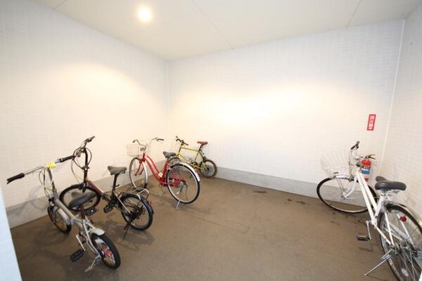 共有部分(自転車置き場)