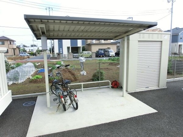 共有部分(屋根付駐輪場)