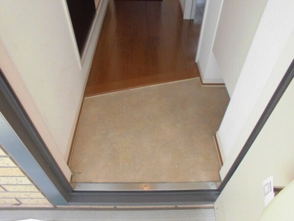 玄関(※別号室参考写真です)