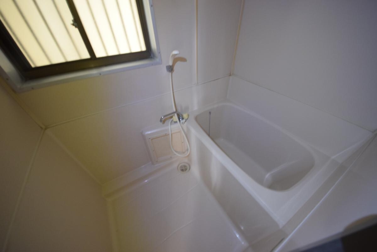 物件内観写真7　(窓付きバス)