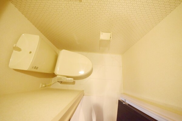 トイレ(※別号室参考写真)