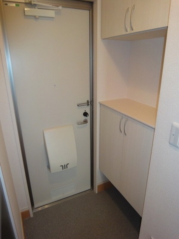 玄関(シューズボックス完備)