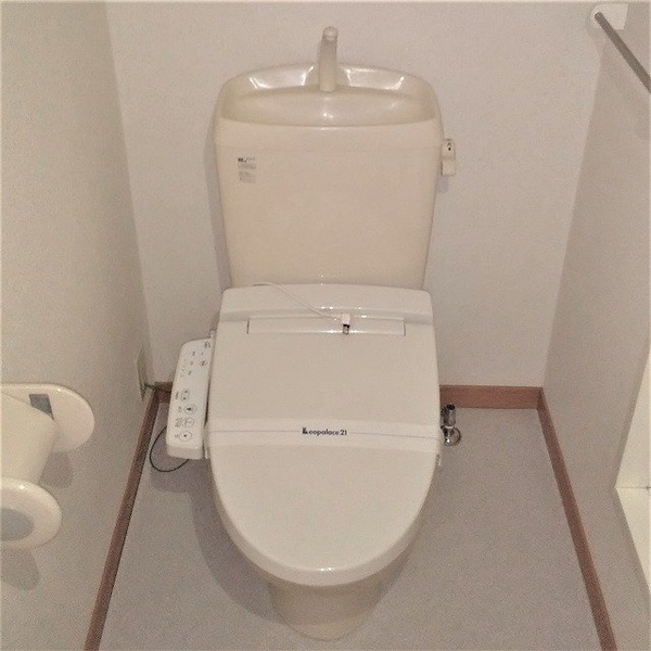 トイレ(温水洗浄便座付きです♪)
