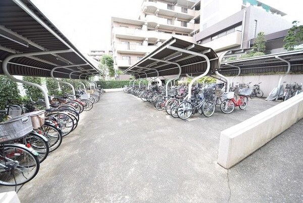 共有部分(屋根付き駐輪場)