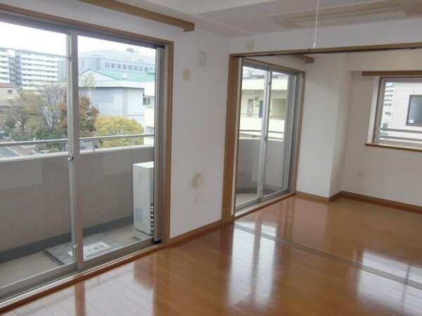 リビング・居室(明るいお部屋ですよ。)