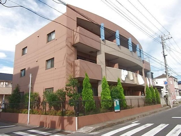外観(閑静な住宅街に位置しており、住心地の良い環境です)
