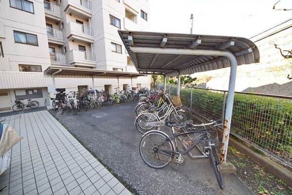 共有部分(屋根付き駐輪場)