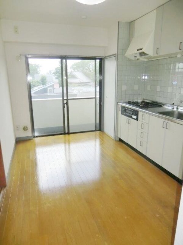 リビング・居室(広々使えるリビングです)