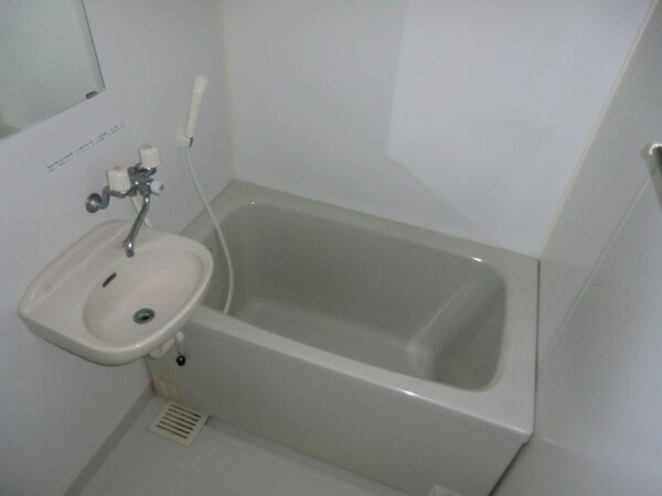 バス／シャワールーム等(浴室乾燥機もあり)