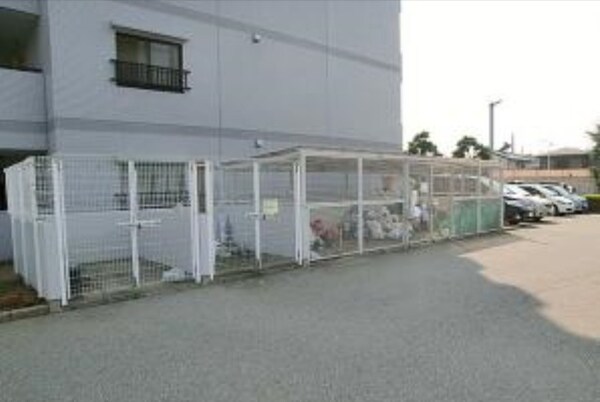 共有部分(ゴミ置き場)