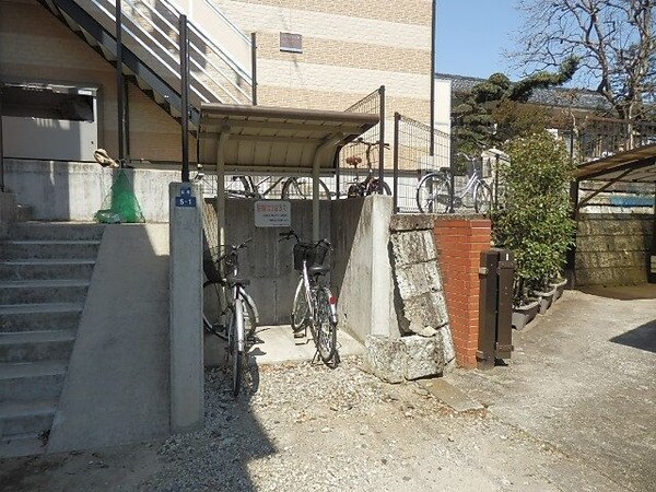 庭(駐輪スペース)