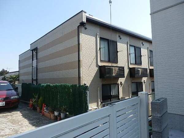 外観(閑静な住宅街の中に位置してます)