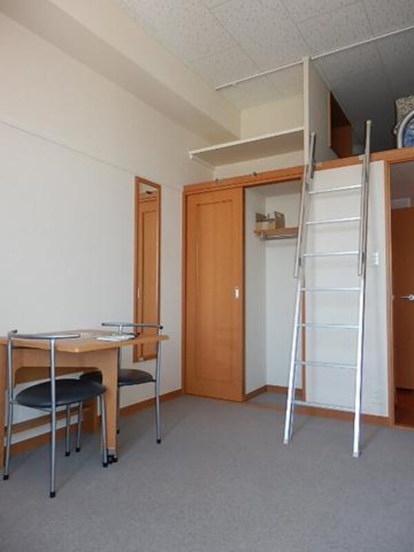 リビング・居室(ロフト付きのお部屋です)