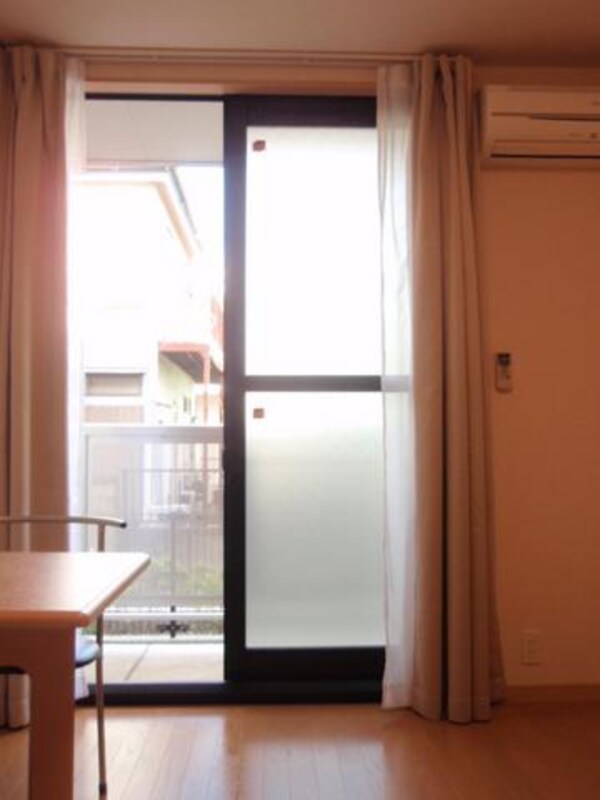 リビング・居室(家具・家電付き)