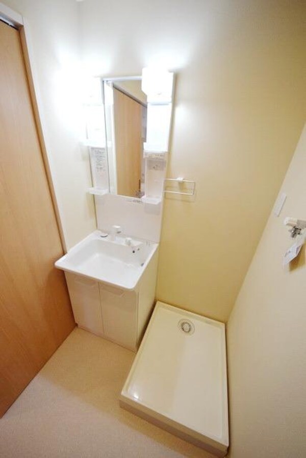 洗面(掃除にも便利なシャンプードレッサー)