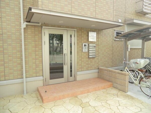 エントランス(オートロック完備)