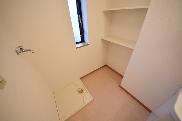 設備(室内洗濯機置場)