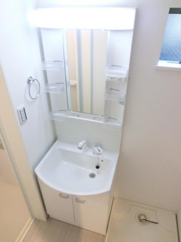 洗面(忙しい朝でも便利なシャンプードレッサー完備)