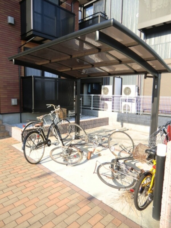 共有部分(屋根付駐輪場)