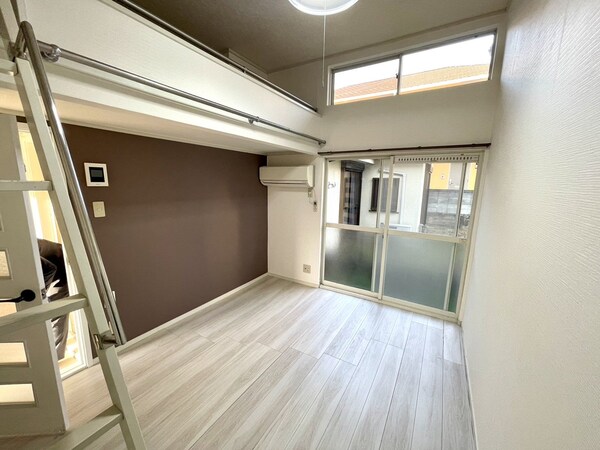 リビング・居室(※別部屋参考写真)