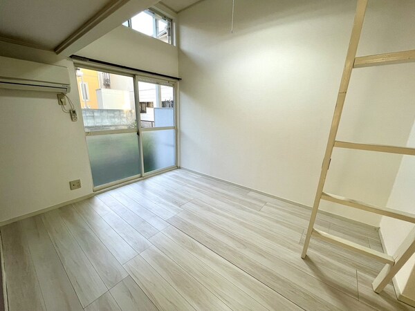 リビング・居室(※別部屋参考写真)