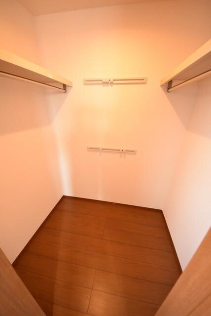 物件内観写真8　(ウォークインクローゼット)
