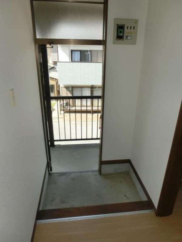 玄関(玄関です)