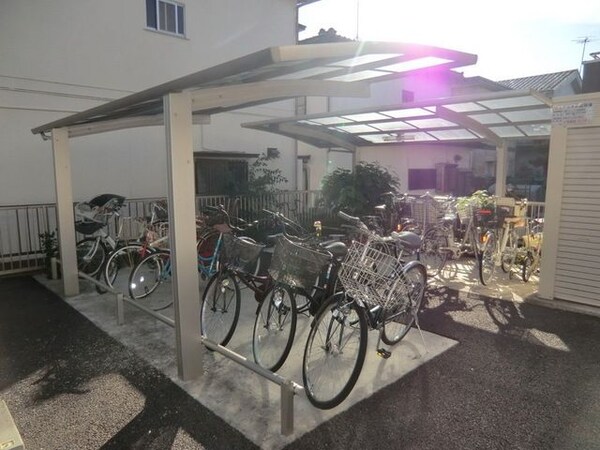共有部分(屋根付き駐輪場)
