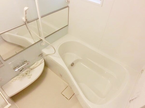 バス／シャワールーム等(※別号室参考写真です)