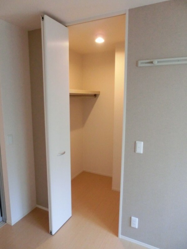 収納(同建物別室　設備参考写真　現況優先)