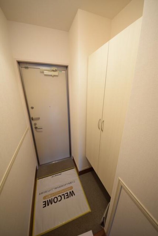 玄関(※別号室参考写真です)