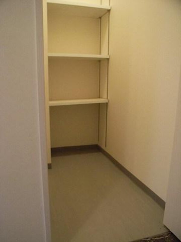 収納(シューズインクローク)