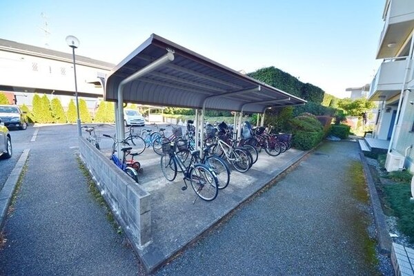 その他(屋根付き駐輪場)