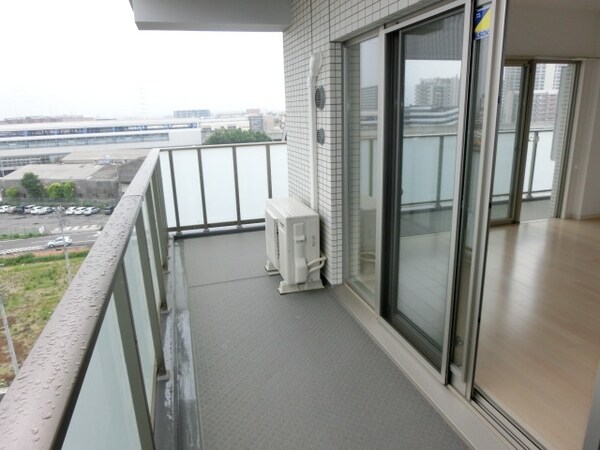 バルコニー(※別号室参考写真です)