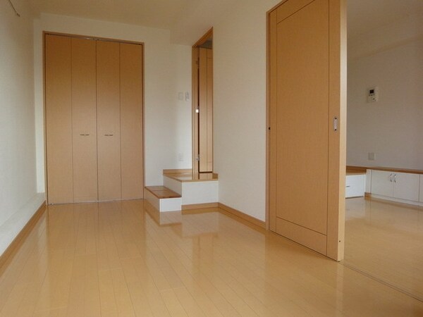 その他室内・内装(開放的な明るい室内です)