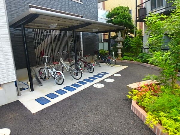 共有部分(屋根付駐輪場)