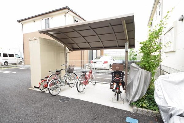 共有部分(屋根付き駐輪場)
