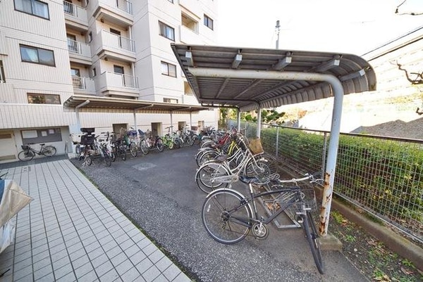 共有部分(屋根付き駐輪場)