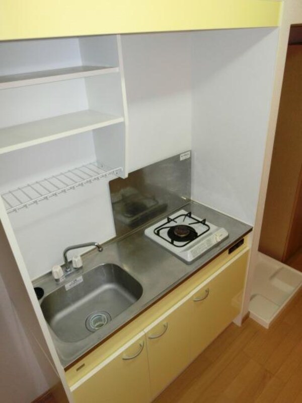 キッチン(1口ガスシステムキッチン完備)