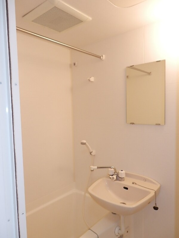 洗面(※同建物　同タイプ間取りイメージ　反転あり)