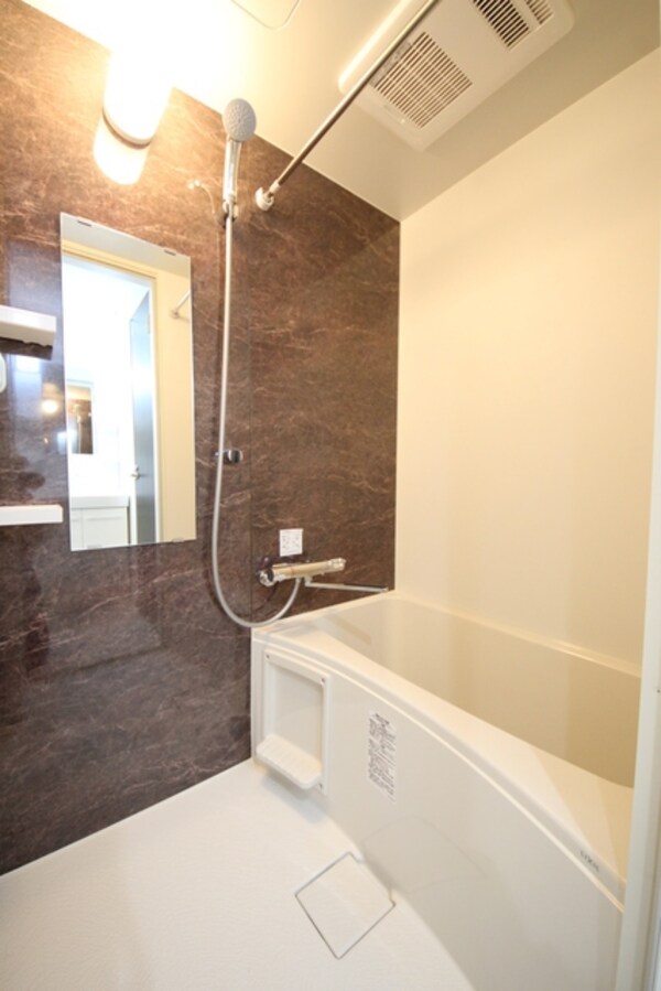 バス／シャワールーム等(浴室乾燥機付き)