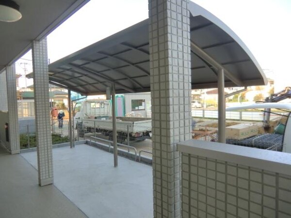 共有部分(屋根付き駐輪場)