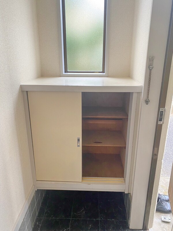 玄関(シューズボックス完備)