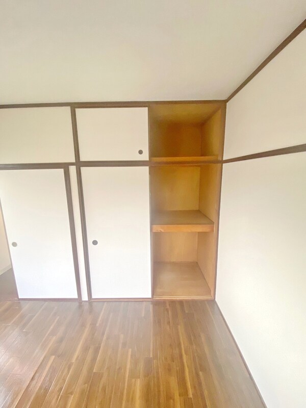 収納(収納付きの明るい和室)