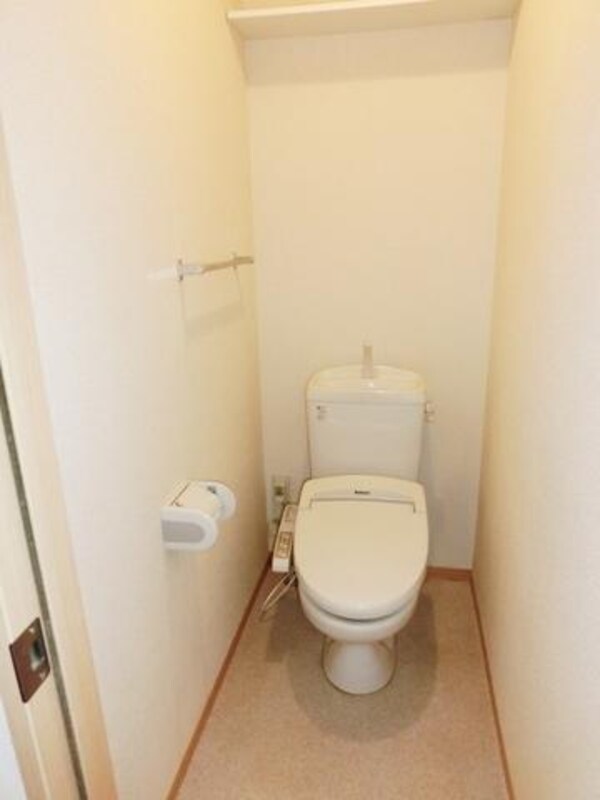 トイレ(※別号室参考写真です)