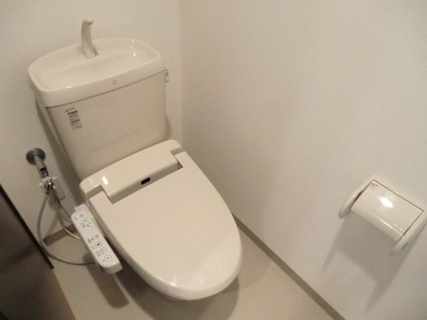 トイレ(※別号室参考写真です)