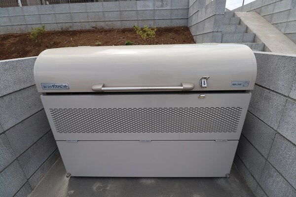 共有部分(建物すぐ横に位置しています)