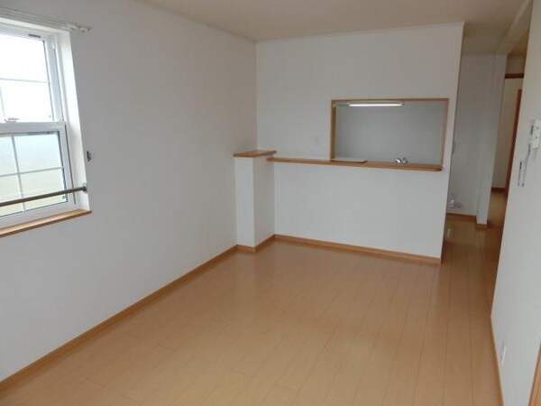 リビング・居室(ＬＤＫ１２．４帖　２面採光換気)