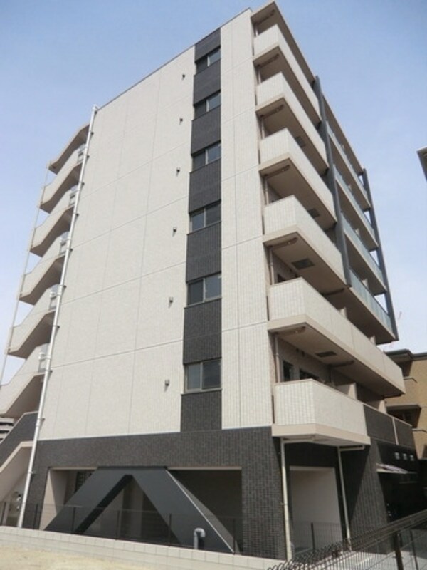 外観(２０１２年築　駅徒歩５分　)